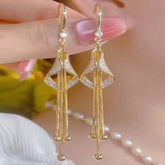 Golden Unique Curve Hangings